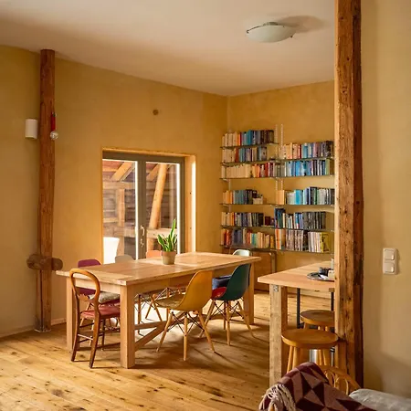 Weitraeumiges, Helles Mit Naturblick *