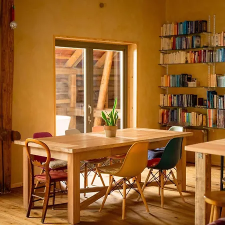 Weitraeumiges, Helles Mit Naturblick Apartman *