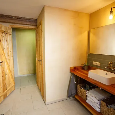 Weitraeumiges, Helles Mit Naturblick *